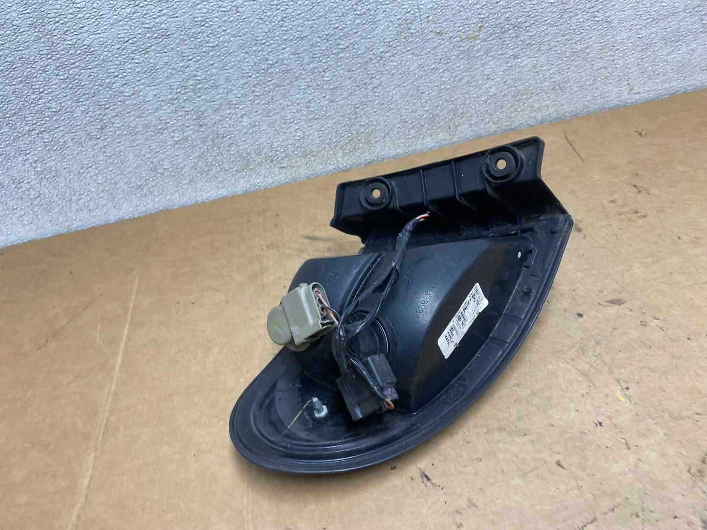 1998 to 1999 Ford Taurus Wagon Right Passenger RH Side Tail Light OEM X4987 DW6