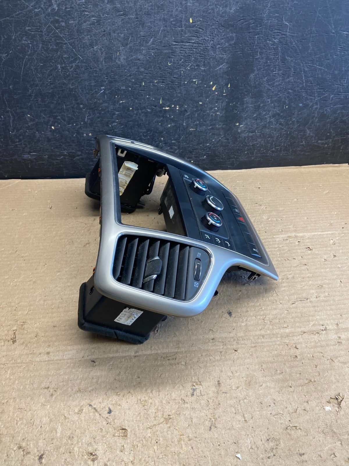 2011-2013 Jeep Grand Cherokee Center Radio Climate Control Bezel Vent AH5144 DG1