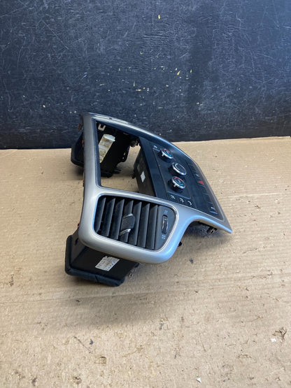 2011-2013 Jeep Grand Cherokee Center Radio Climate Control Bezel Vent AH5144 DG1