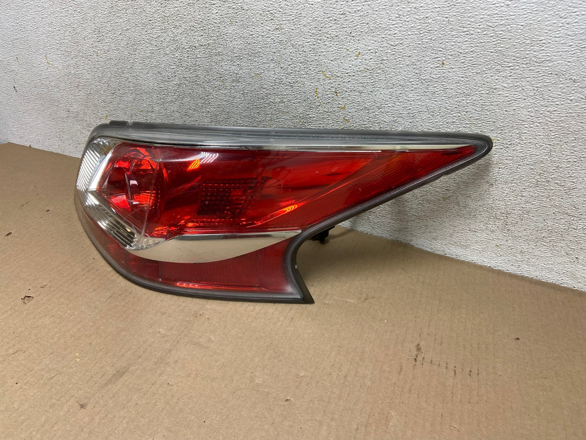 2013 2014 2015 Nissan Altima Right Passenger RH Side Tail Light AH4366 LK2