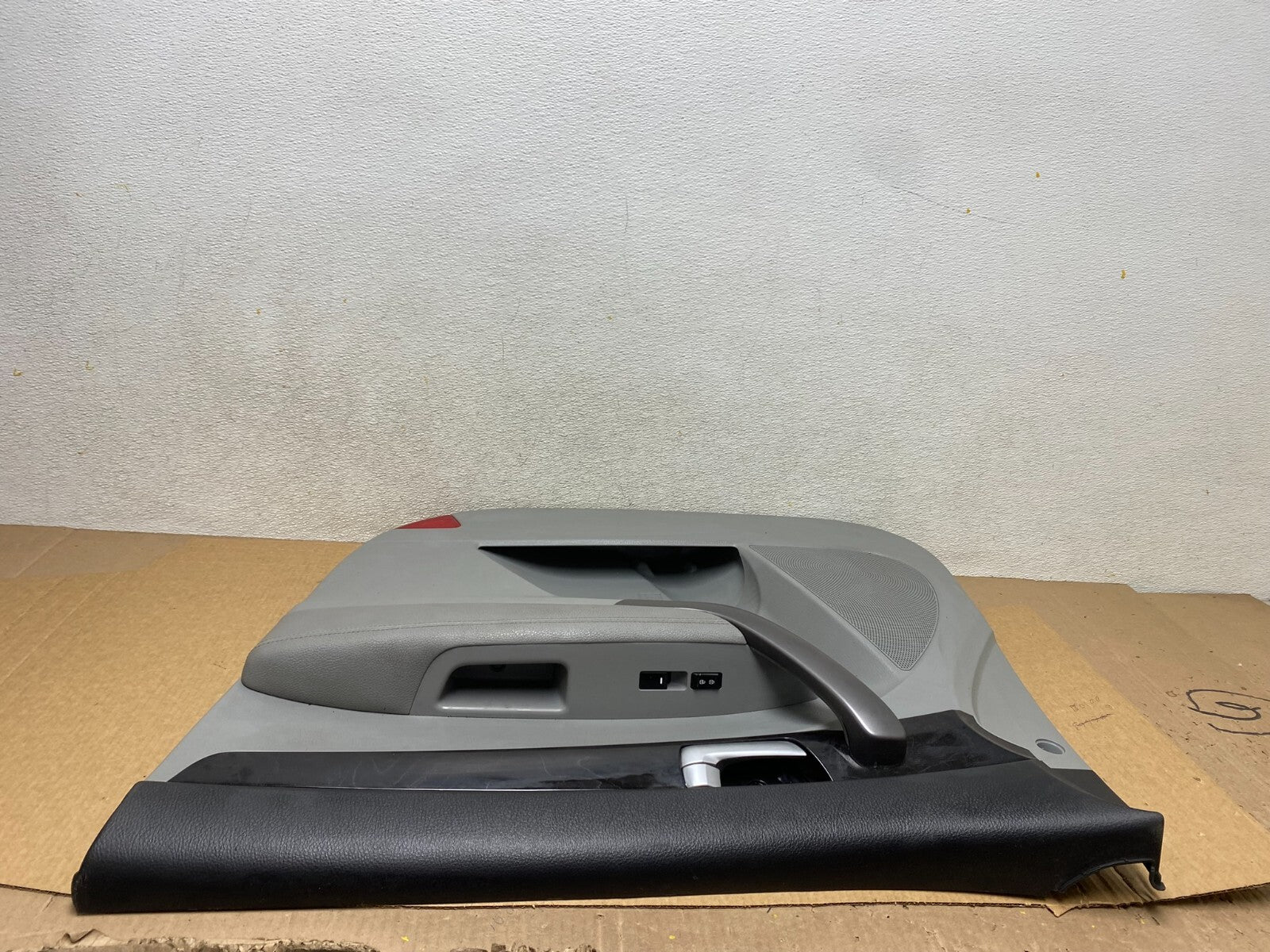 2014 2015 Kia Sorento Front Right Passenger RH Door Panel Trim G0145 DG15