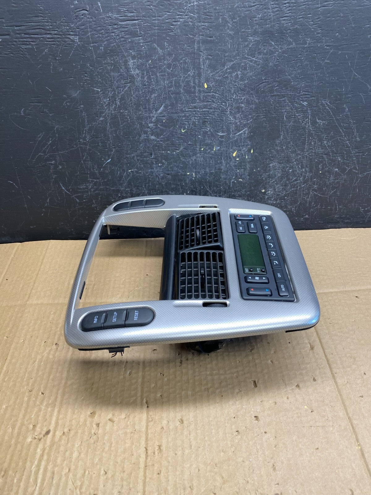 2004 -2005 Ford Explorer Radio Dash Bezel Climate Control Vent ac9459 DG1