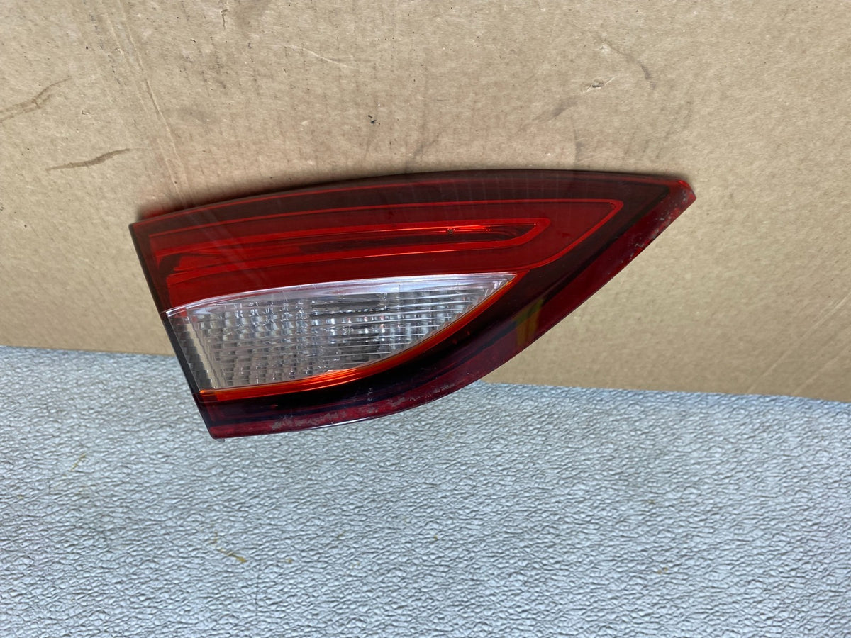 2015 to 2017 Chrysler 200 Sedan Left Driver Side Inner Tail Light V1006 DW0
