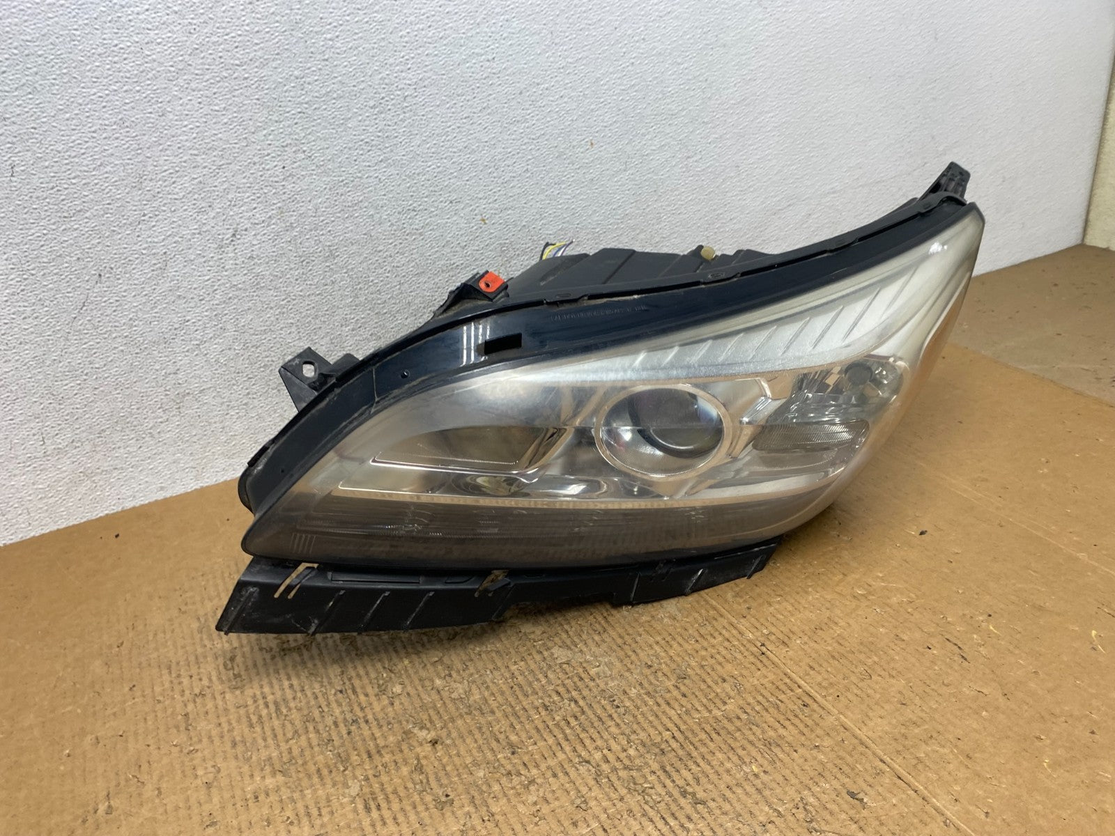 2013 2014 2015 Chevrolet Malibu Headlight Projector Left Driver Side AE28772
