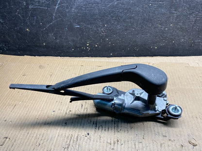 2012 to 2014 Ford Focus Rear Windshield Wiper Motor OEM BV61-17K441-AA y1368 dg4