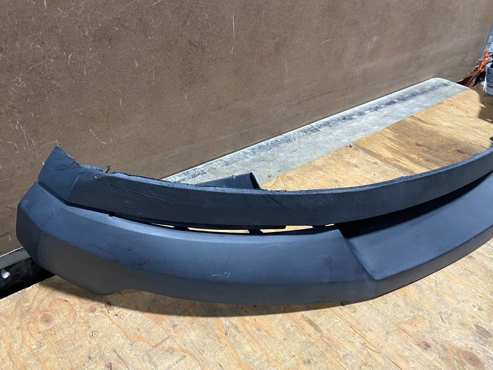 2013 to 2016 GMC Acadia Front Lower Bumper Cover 20982396 Z5977 PS1