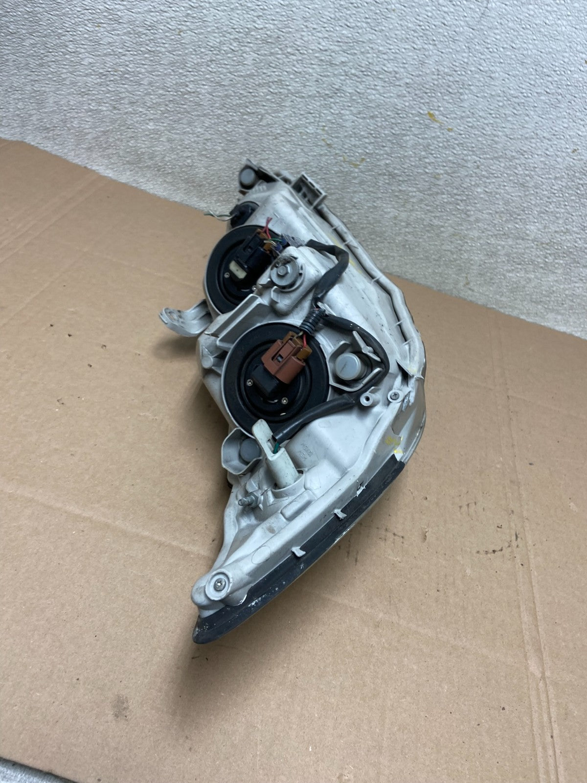 2005 to 2006 Toyota Camry Left Driver LH Halogen Headlight X9194 DW8