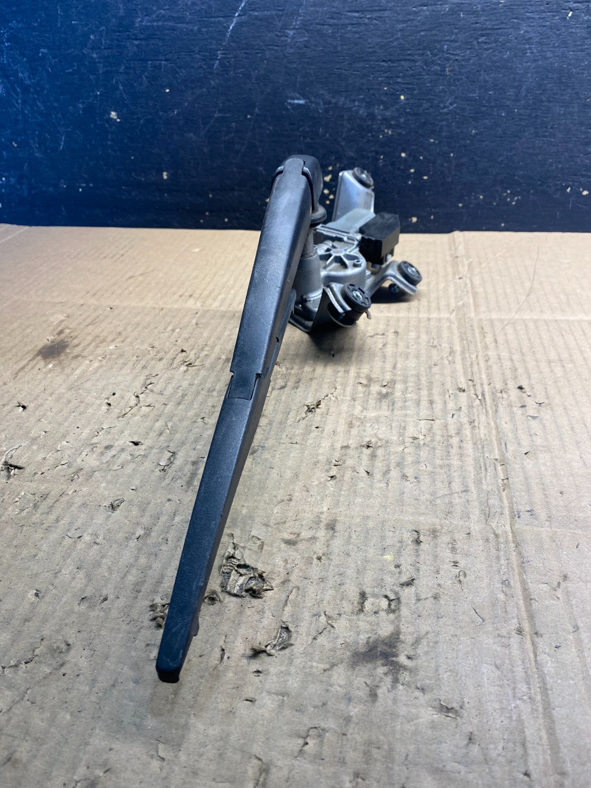 2012 to 2017 Toyota Prius V Rear Wiper Windshield Motor AA7480 DG2