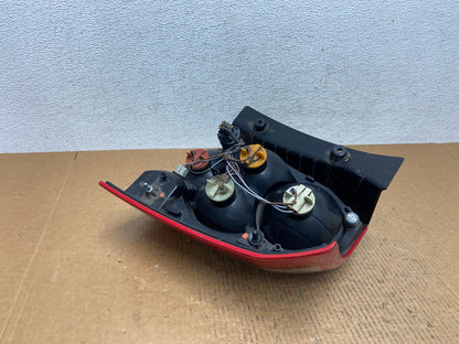 2008 to 2010 Land Rover Lr2 Left Driver LH Side Tail Light AE1264 LK4