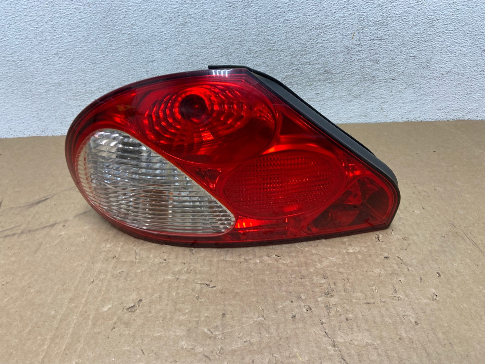 2001 to 2008 Jaguar X-Type Left Driver LH Side Tail Light AG1085 LK0