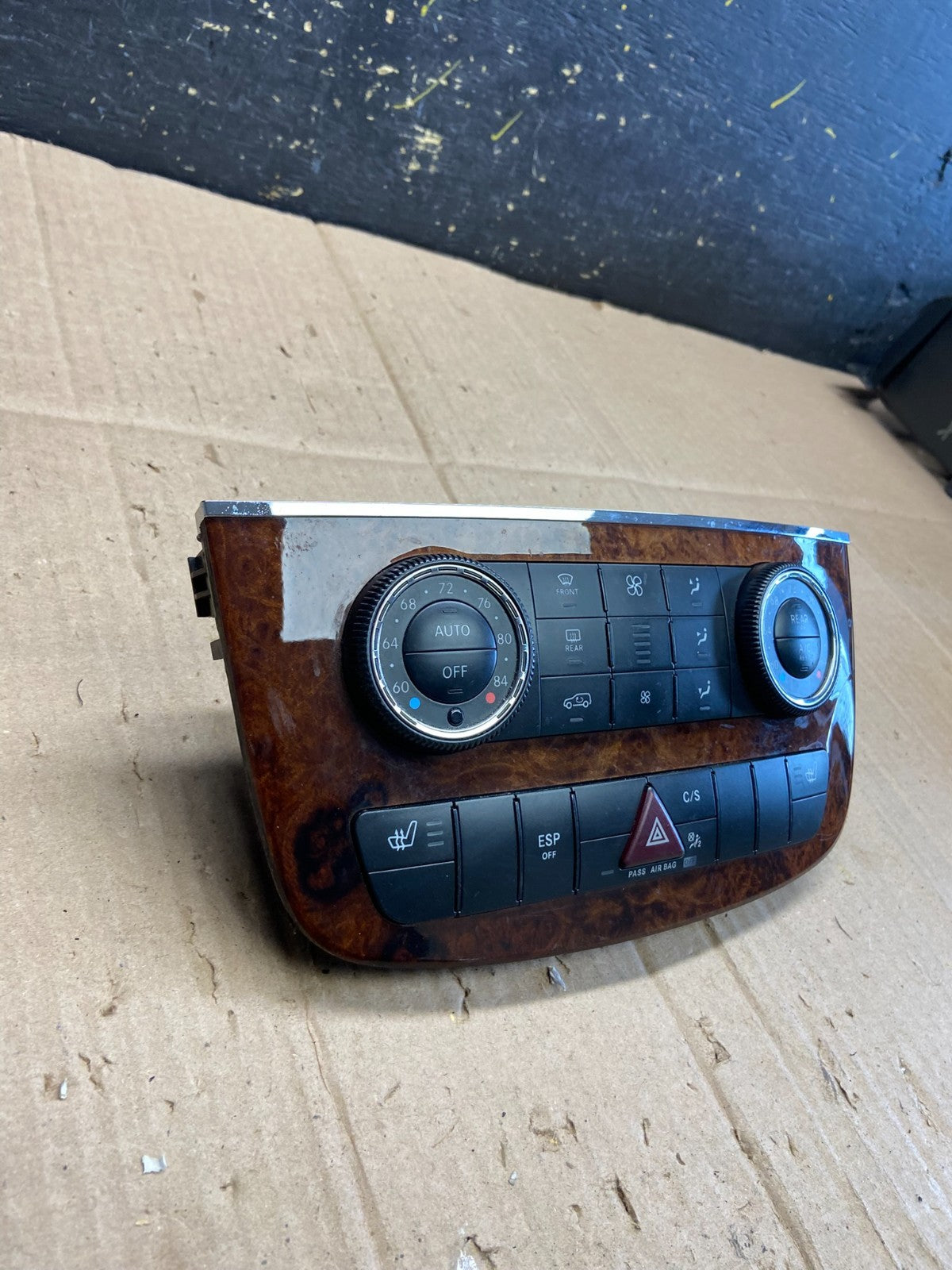 2006 to 2010 Mercedes W251 R350 AC Temp Heater Climate Control OEM AA4893 DG1