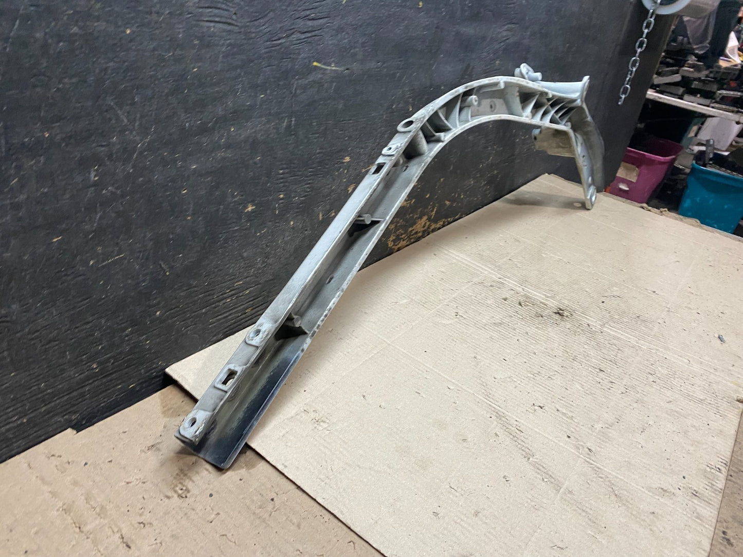 2020 to 2023 Ford Explorer Left Driver LH Upper Tic Bar Oem X2879 DG5
