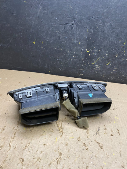 2013 to 2015 Nissan Sentra Air Vents Top Dash Center W/Hazzard Switch U5618 DG3