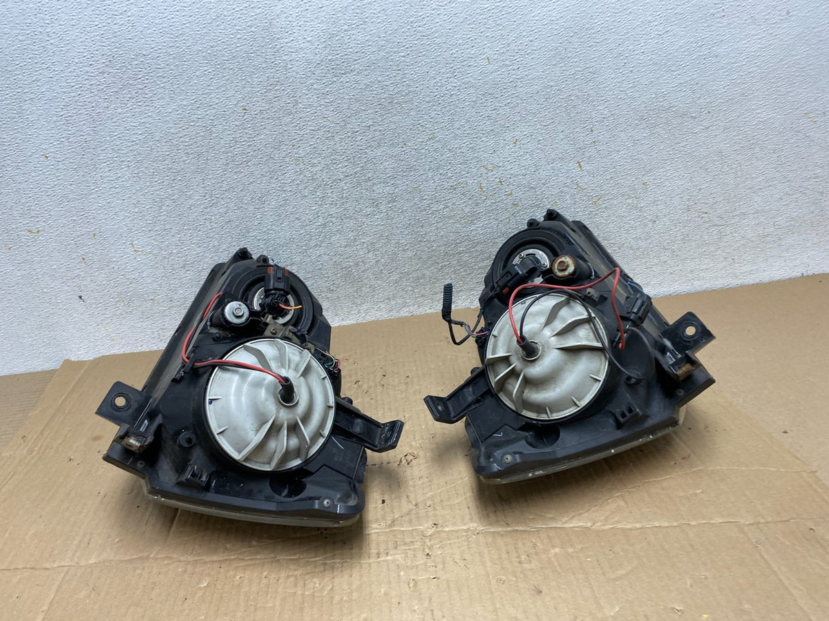 2005 to 2006 Nissan Altima Left+Right Set Halogen Headlights AI1239 DW9