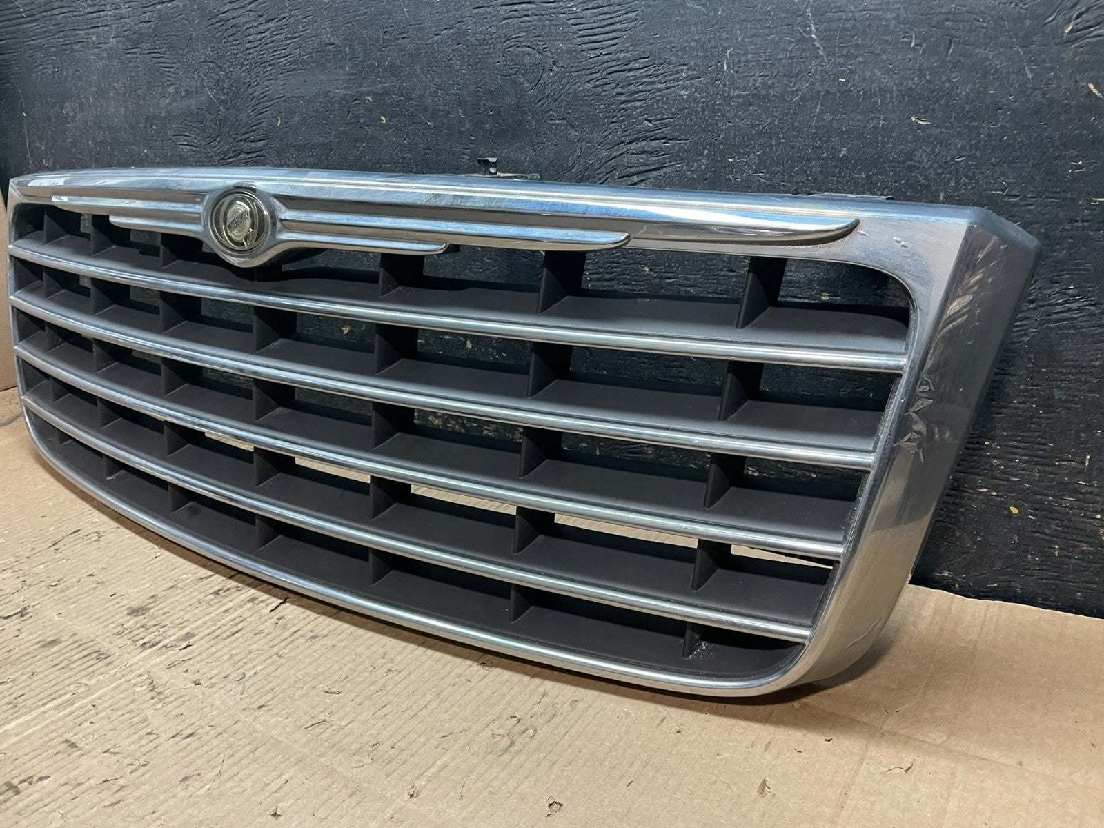 2007 2008 2009 Chrysler Aspen Front Radiator Upper Grill Grille Oem X9768 DG2