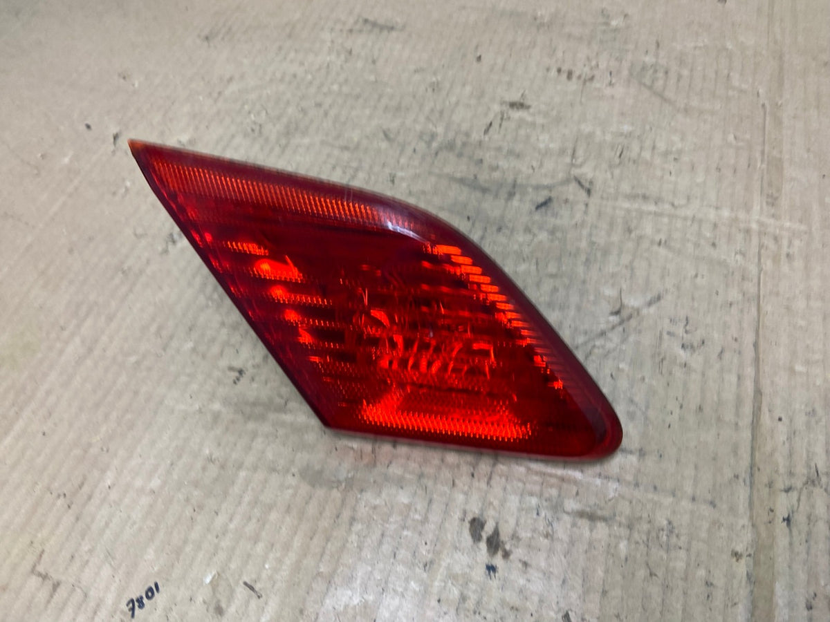 2003 to 2004 Toyota Avalon Left Driver LH Side Inner Tail Light AI8088 LK1