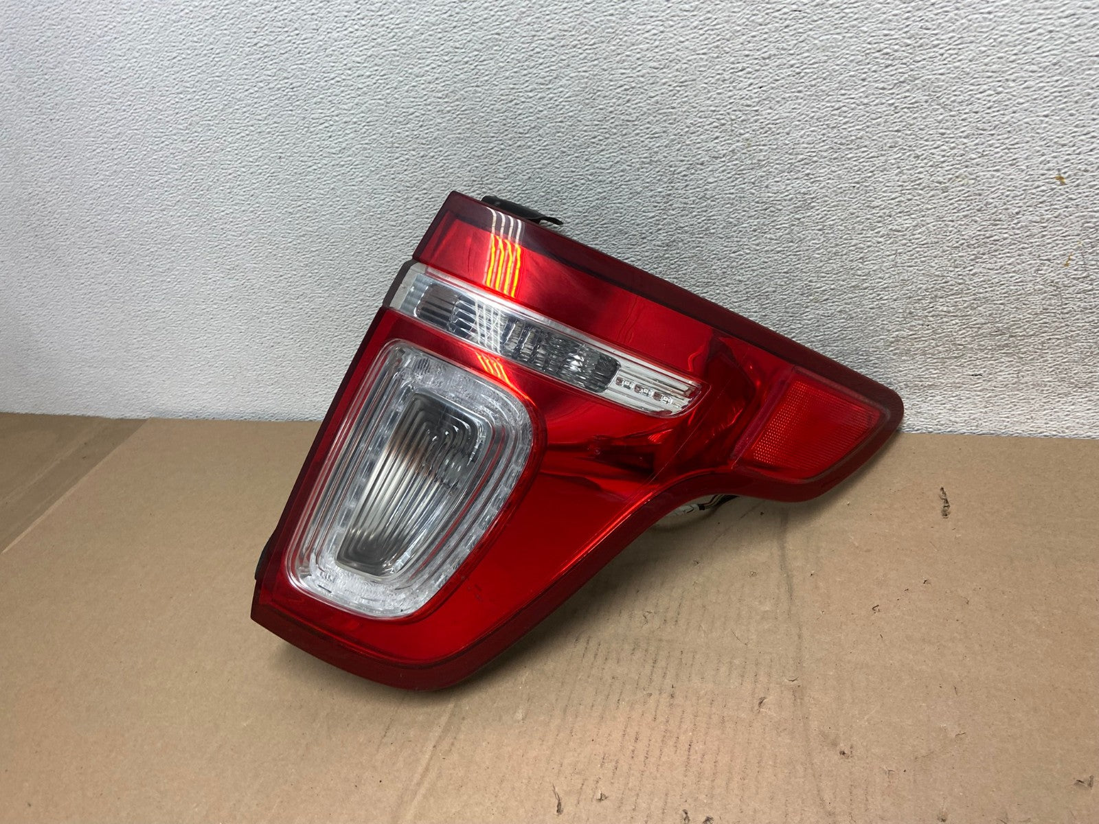 2011 2012 2013 2014 2015 Ford Explorer Right Passenger RH Tail light AG6650 LK1