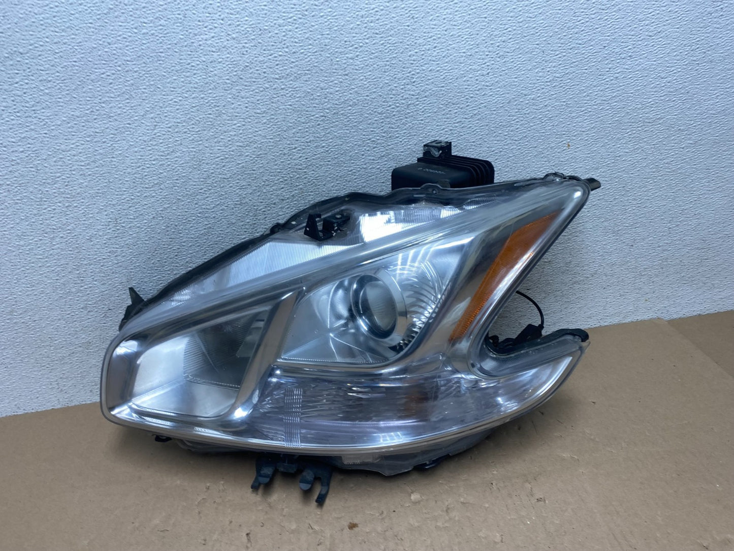 Halogen 2009 to 2014 Nissan Maxima Left Driver LH Side Headlight AG5800 DW0