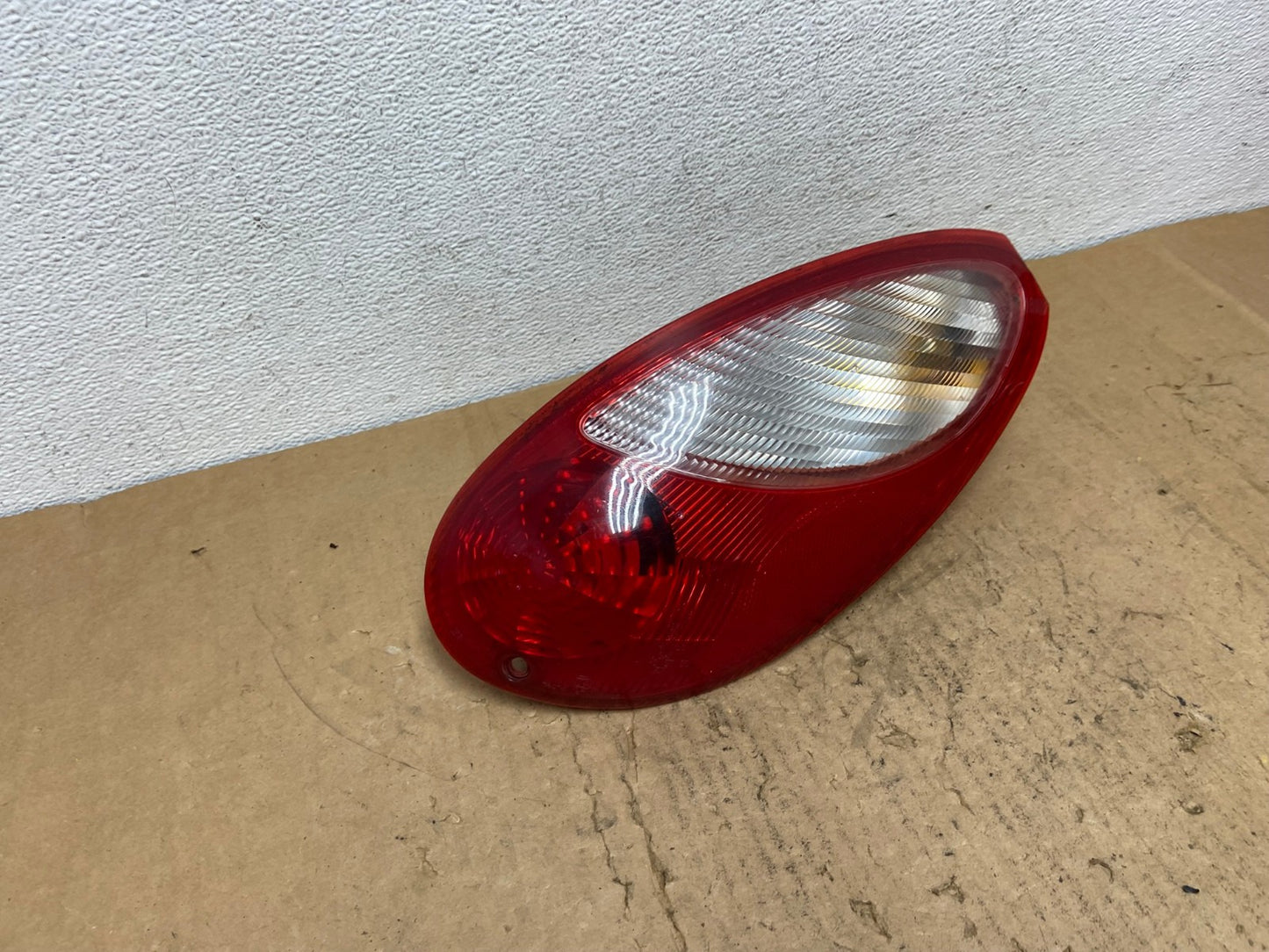 2006 to 2010 Chrysler PT Cruiser Right Passenger RH Tail Light AD1447 LK2