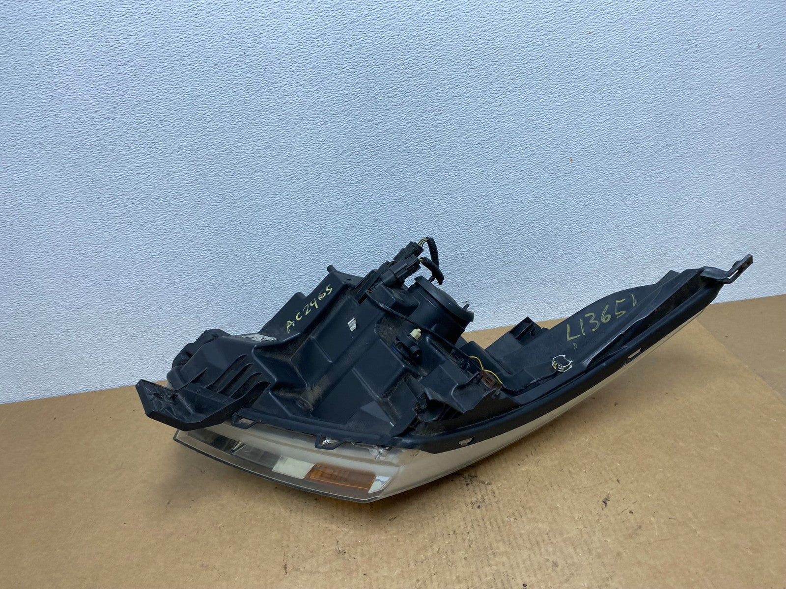2011 to 2015 Ford Explorer Left Driver LH Halogen Headlight Oem AC2965 DW6