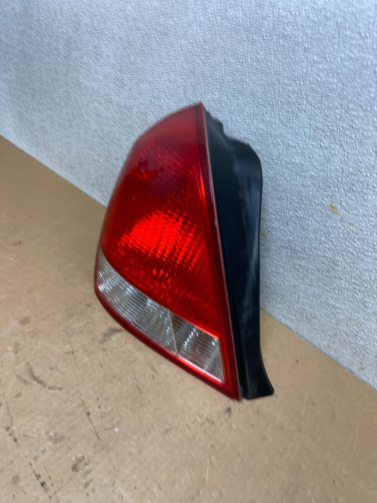 2001-2003 Sedan Hyundai Elantra Left Driver Lh Side Tail Light Oem Z7619 DW1