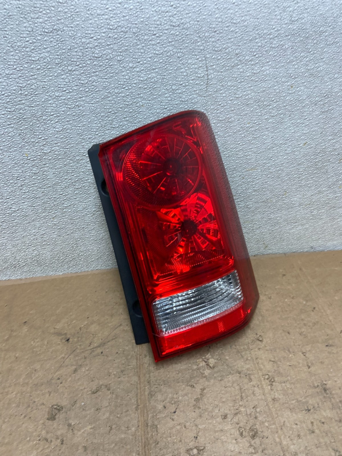 2009 to 2015 Honda Pilot Right Passenger Rh Side Tail light Oem AA5031 DW2