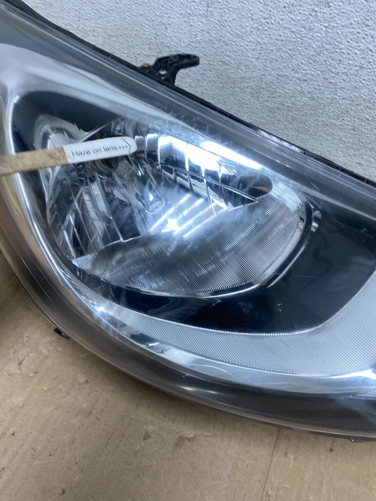 2013 to 2017 Hyundai Accent Right Passenger RH Side Headlight AE9125 DW4