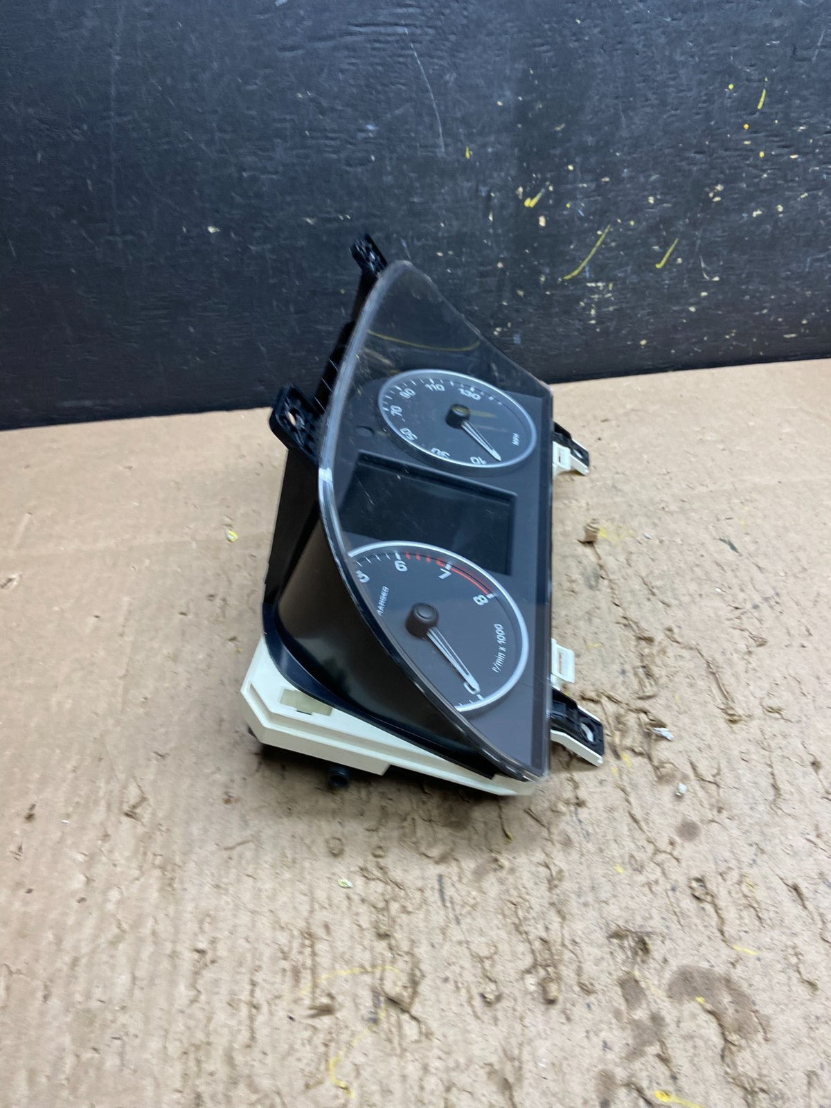 2010 2013  Land Rover Range Rover Sport Speedometer Cluster Gauge Oem t8411  DG1