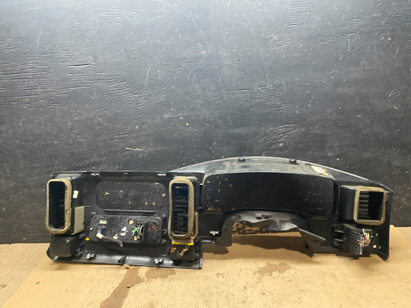 2001 2004 Dodge Dakota Speedometer Climate  Control Radio Panel Bezel X3160 DG7