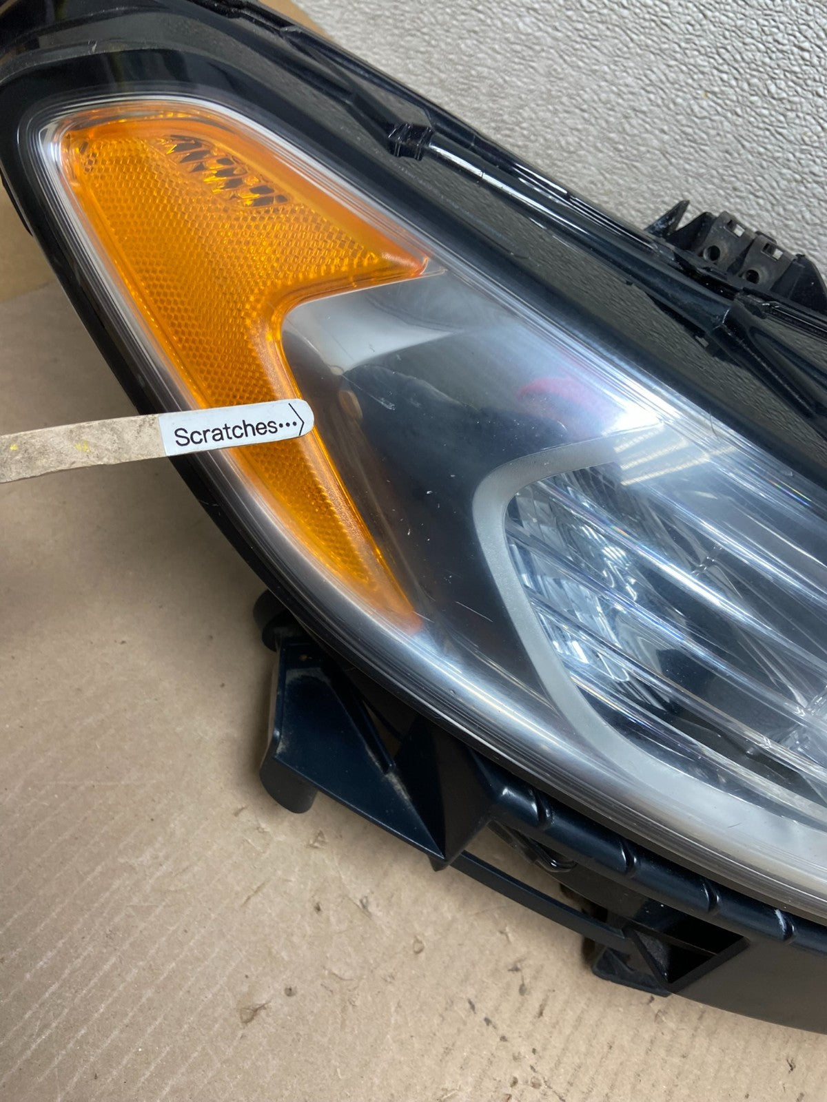 2013 to 2016 Ford Fusion Right Passenger Rh Side Headlight Z3904 DW3