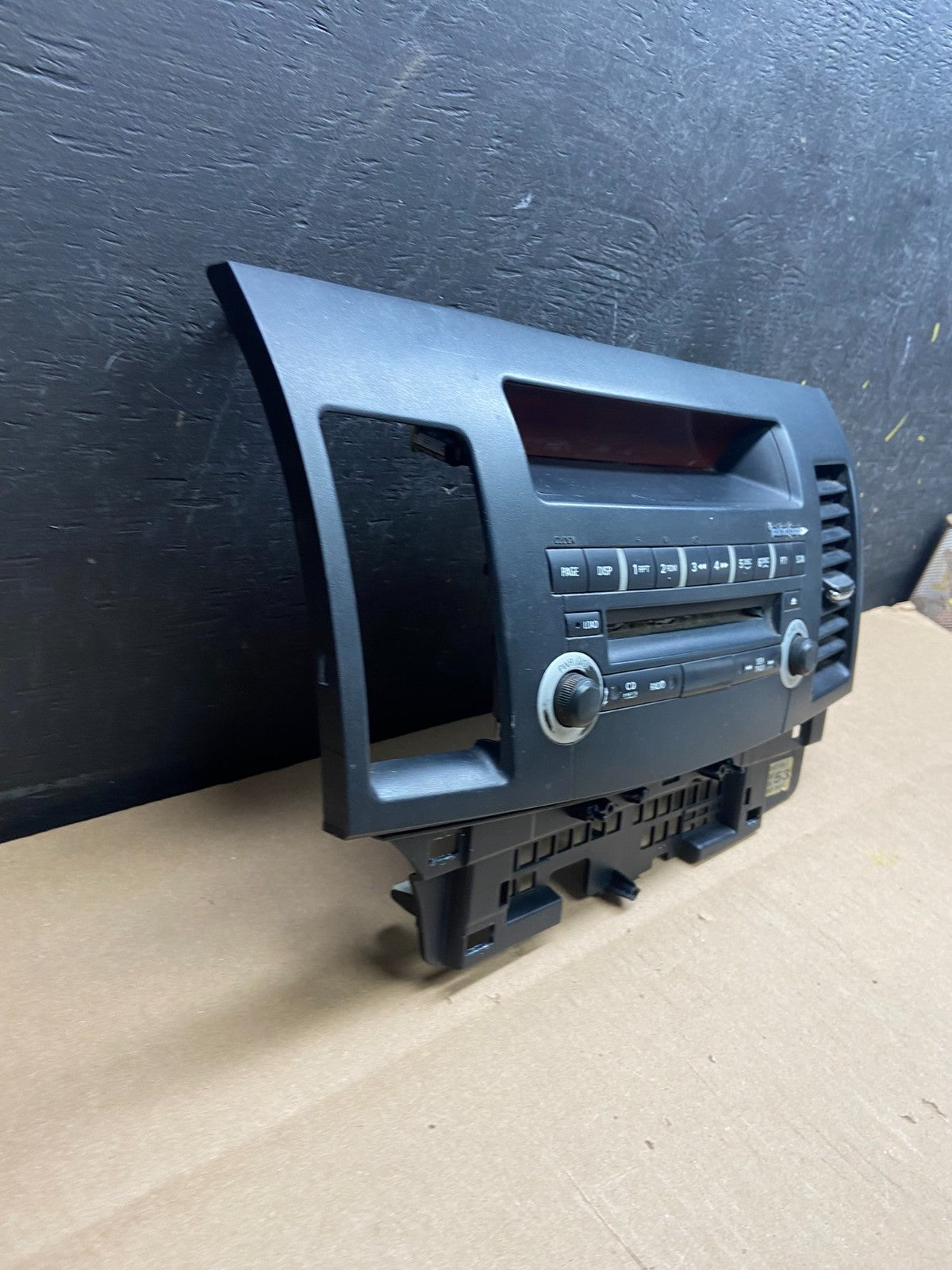 2010-2015 Mitsubishi Lancer Radio AM/FM CD Player Air Vent T4355 DG2