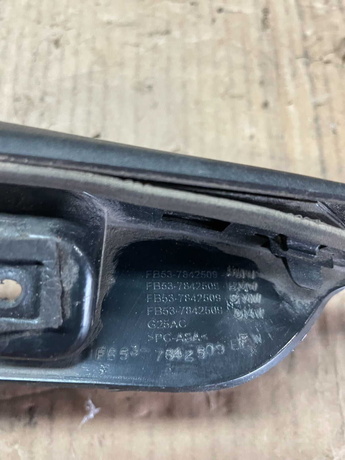 2016 to 2019 Ford Explorer Interceptor Rear Tailgate Molding With Camera M614110