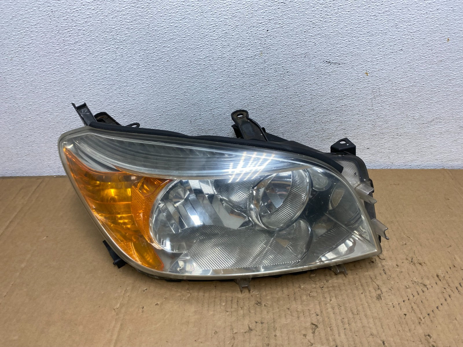 2006 2007 2008 Toyota Rav4 Right Passenger Rh Side Halogen Headlight AD10940
