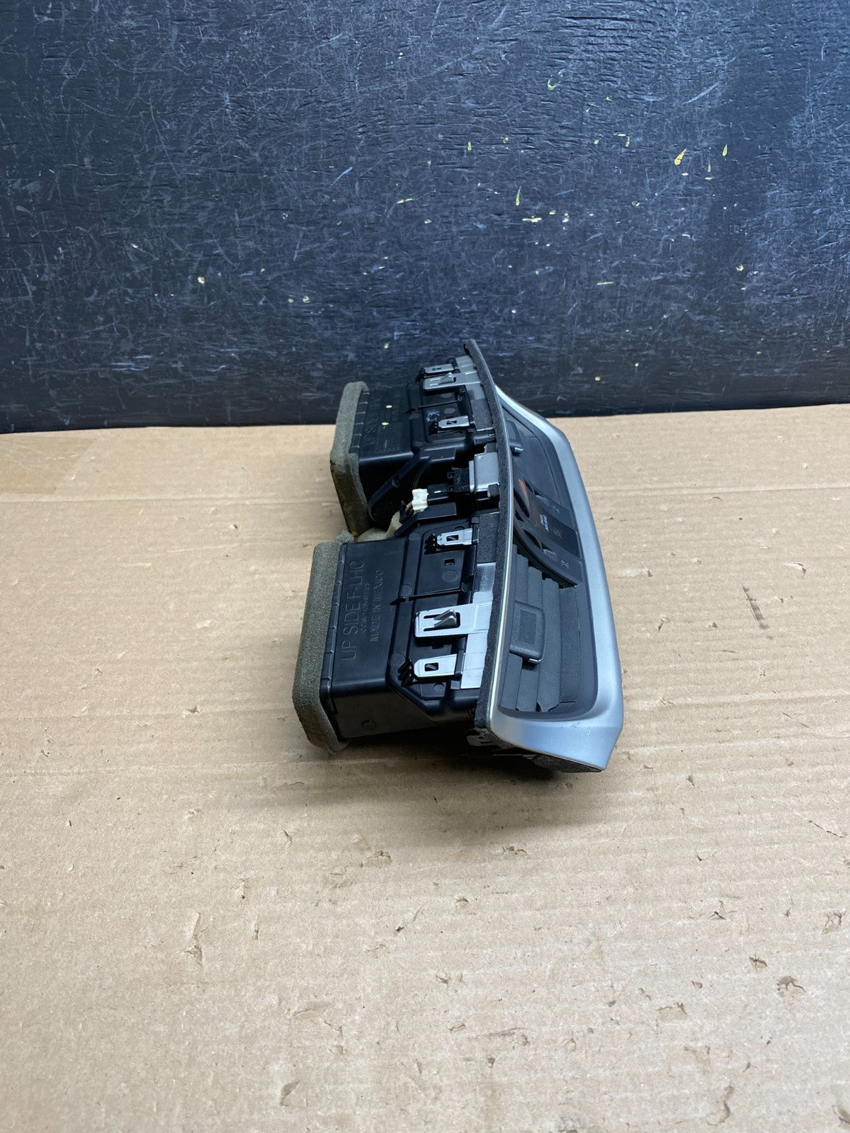 2013 to 2015 Nissan Sentra Air Vents Top Dash Center W/Hazzard Switch ag6252 DG1