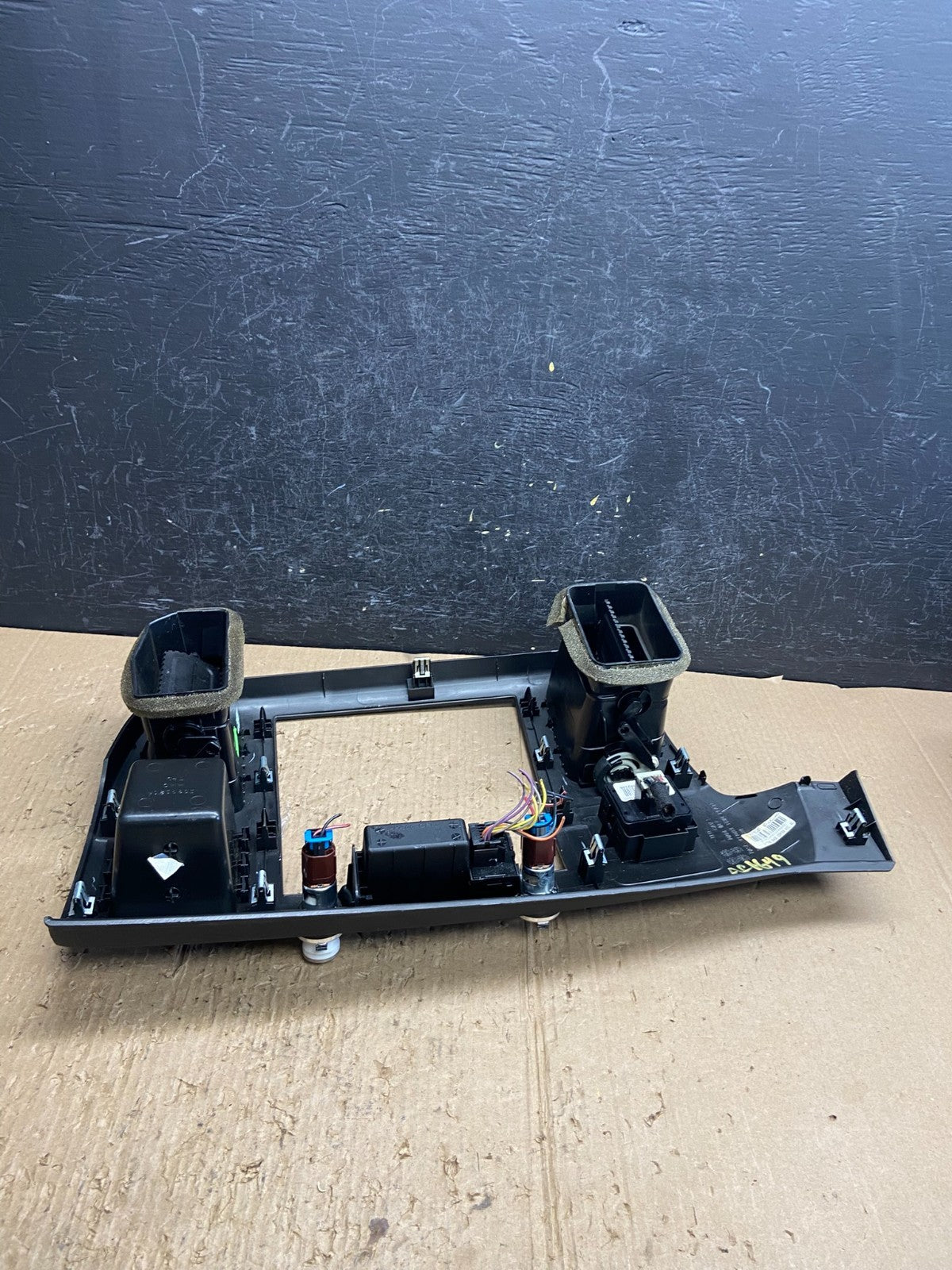 2007 to 2014 Silverado Sierra Center Console Radio Bezel Air Vents AF1649 DG6