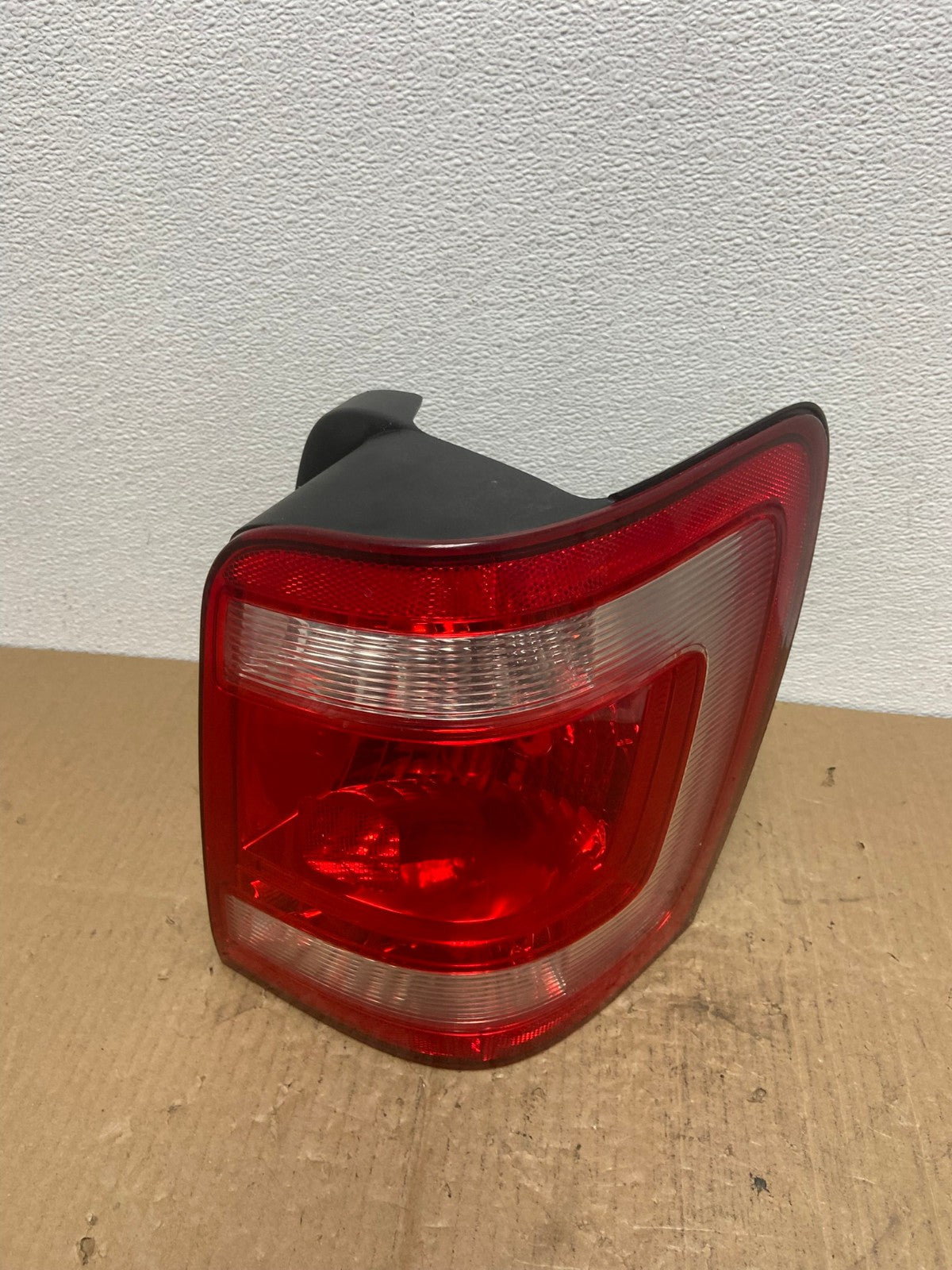 2008 to 2012 Ford Escape Right Passenger RH Side Tail Light AB8319 LK0