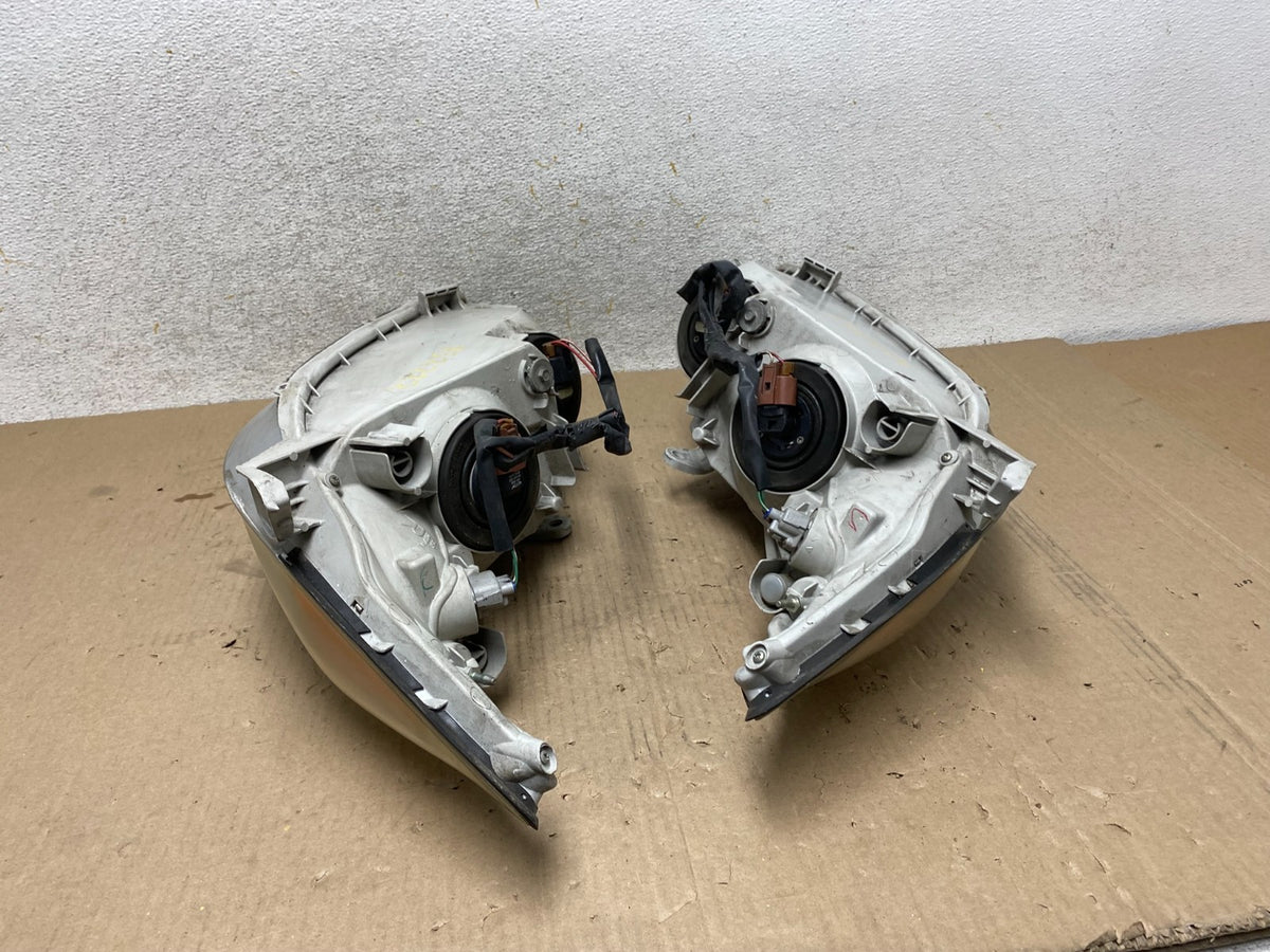 2002 2003 2004 Toyota Camry Left+Right Set Side Halogen Headlights AJ2222 DW9