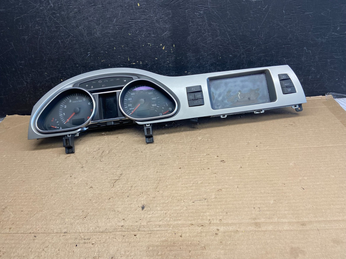 2007 - 2009 Audi Q7 Speedometer Cluster Gauge Screen Radio Bezel Trim ah5444 DG0