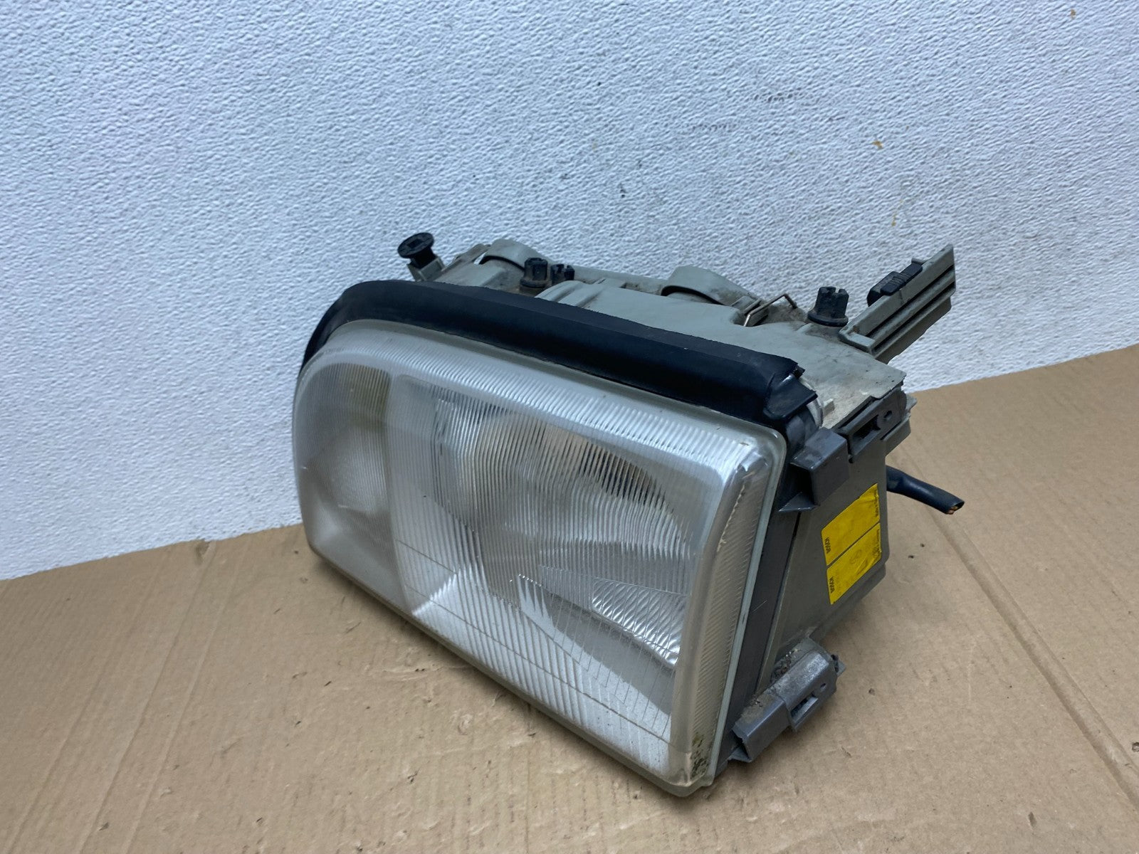 1992 1994 Mercedes W140 S500 Left Driver LH Halogen Headlight AE8963 DG1