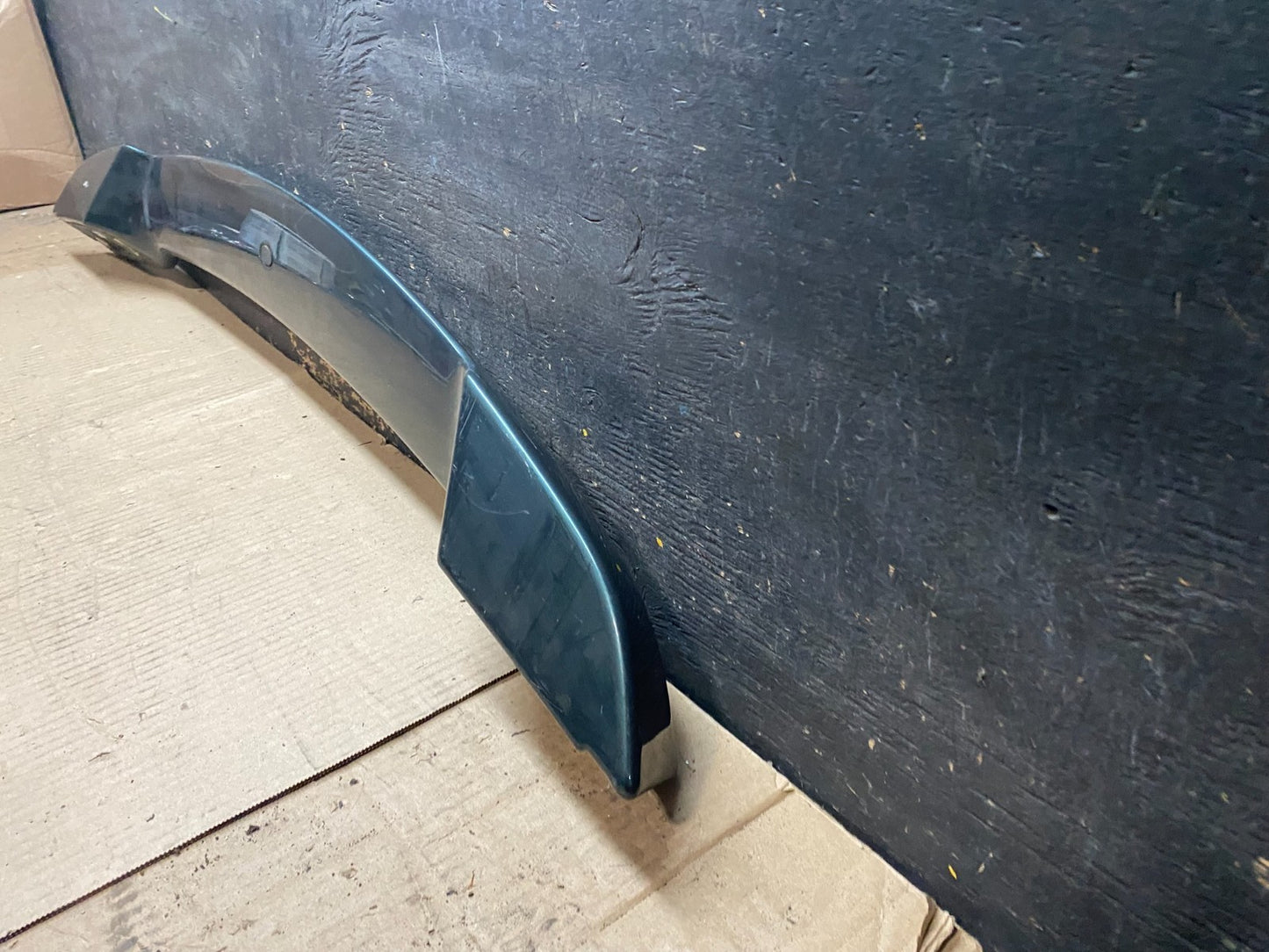 2008 to 2014 Land Rover LR2 Rear Trunk Tail Light Lift Gate Spoiler u7559 DG8