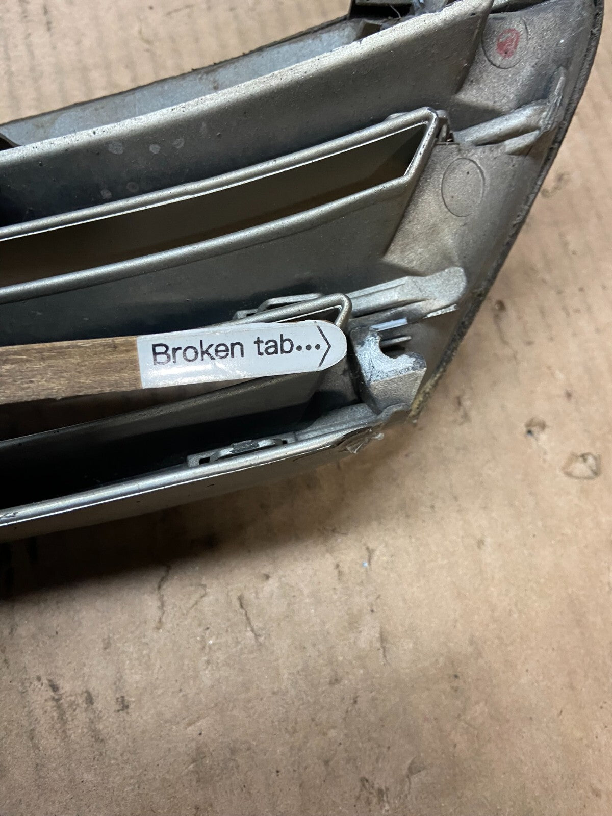 2004 Lexus ES330 Front Upper Grill Grille E4721 OEM DG19