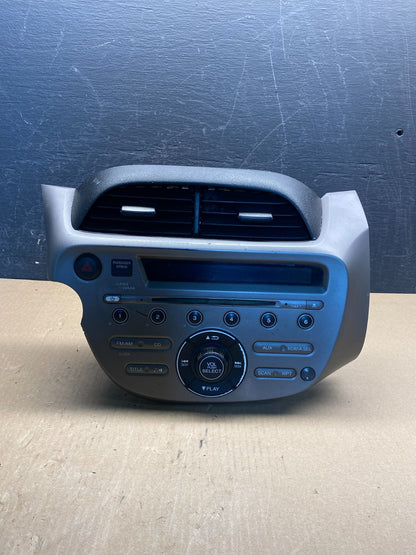 2009 to 2014 Honda Fit Radio CD Player AM/FM MP3 AUX AG1818 DG0