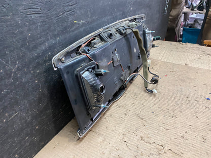 2004 to 2007 Infiniti QX56 License Plate Bracket With Camera OEM  W9979 DG8