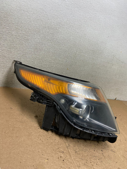 2011 to 2015 Ford Explorer Right Passenger Halogen Headlight Oem AA4228 DW2
