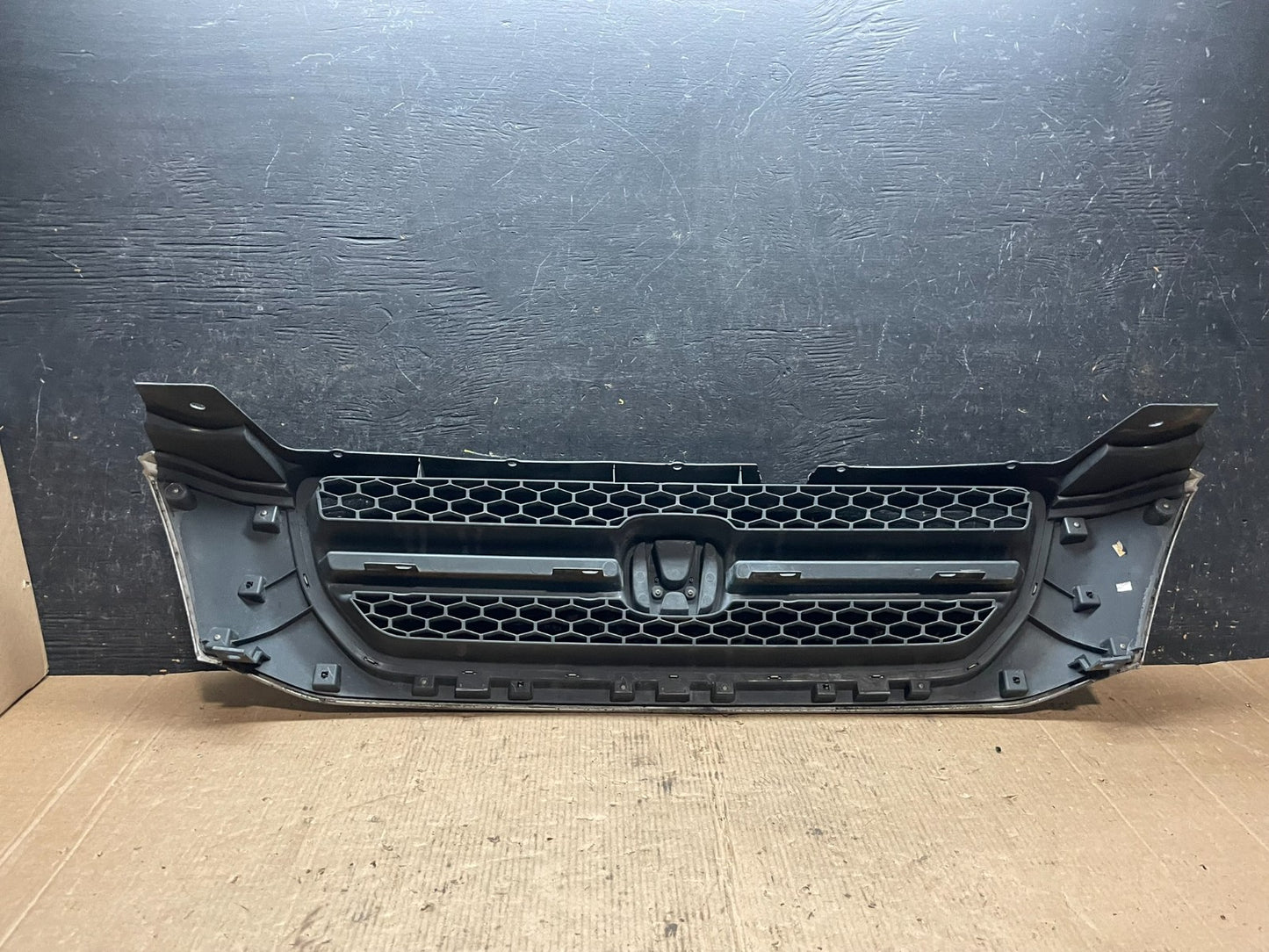 2003 2004 2005 Honda Pilot Front Upper Grill Grille Oem Z8093 DG6