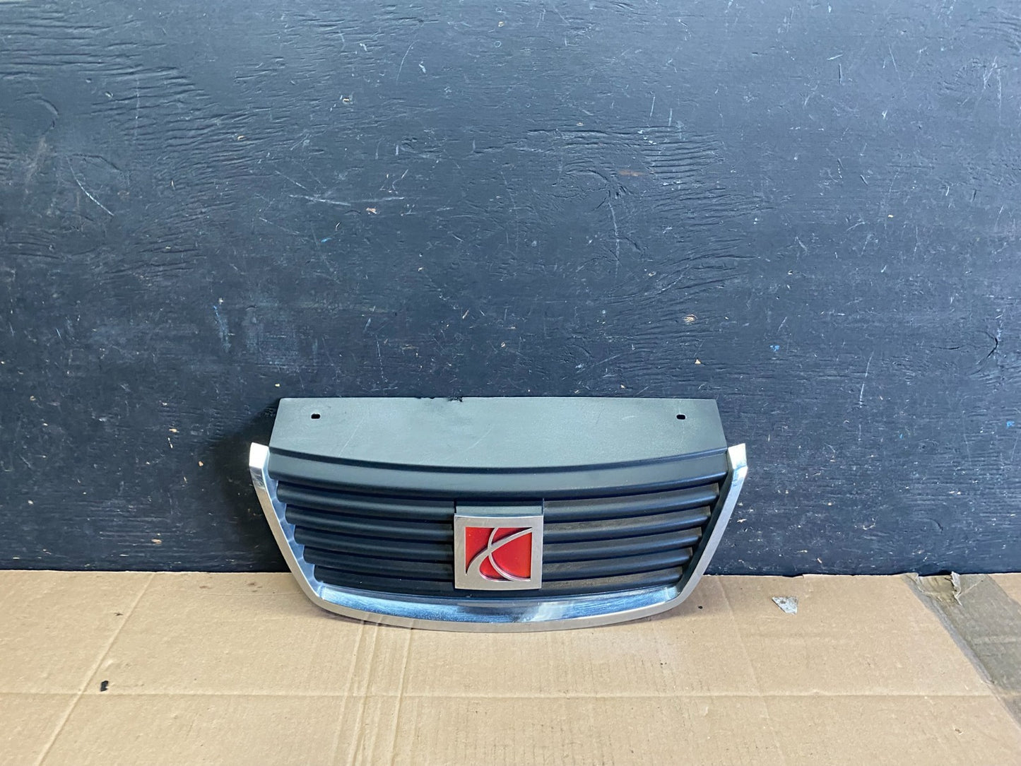 2004 2005 2006 Saturn Vue Front Upper Grille Grill Q0483 DG0
