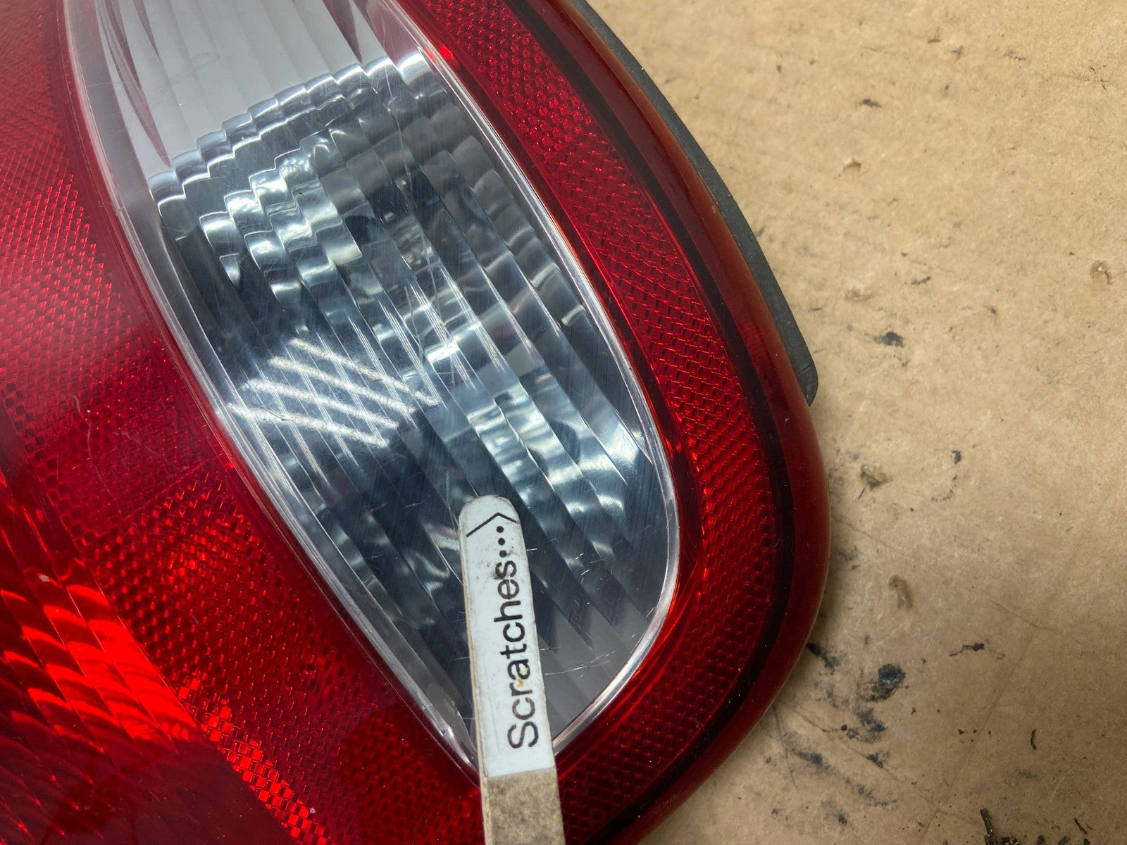 2004 to 2007 Dodge Grand Caravan Left Driver Lh Tail Light AD4774 LK3