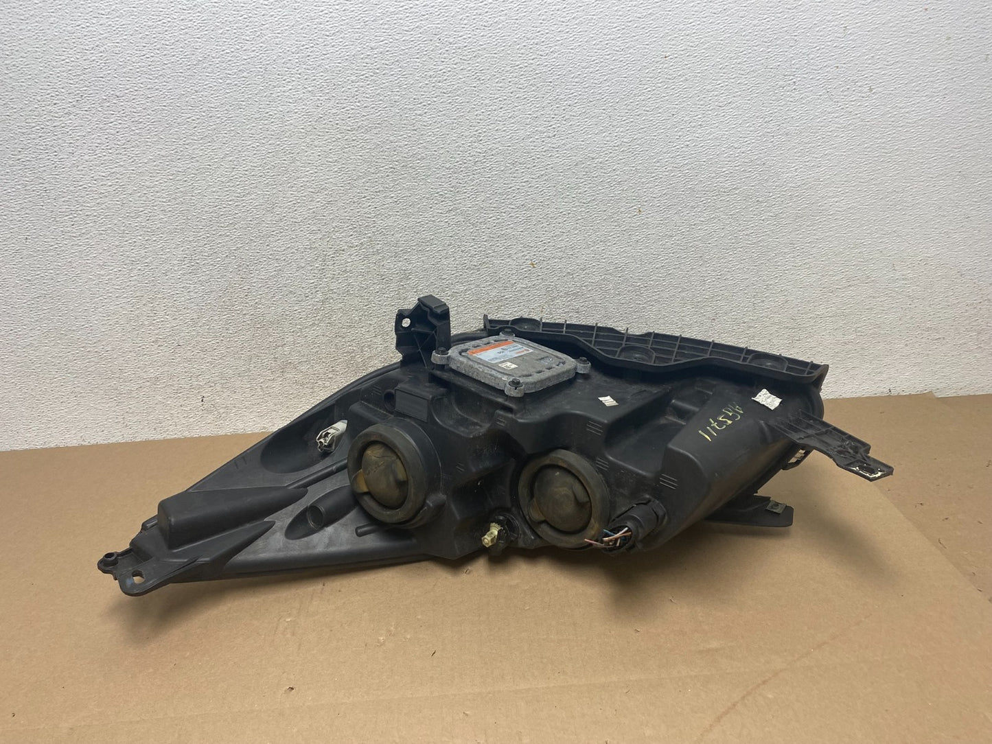 2013 - 2016 Ford Escape Headlight Right Passenger RH Side Xenon HID AG5711 DW6