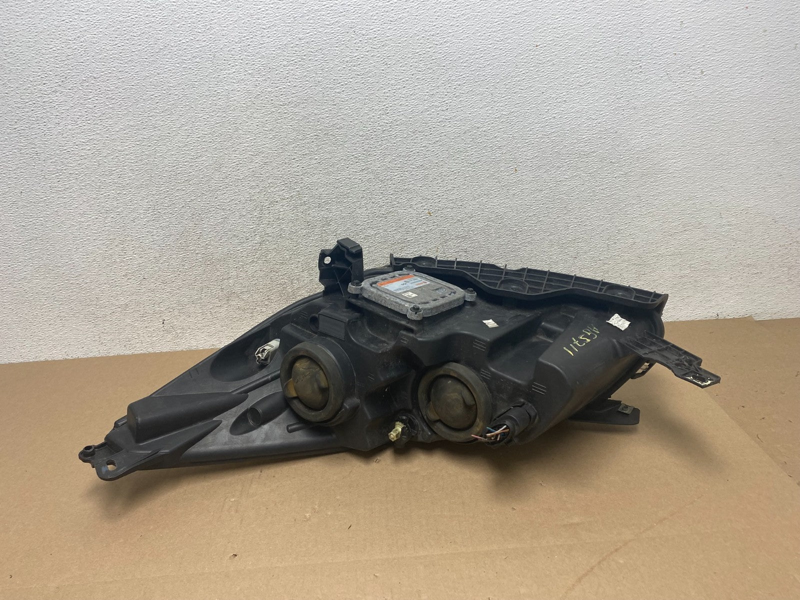 2013 - 2016 Ford Escape Headlight Right Passenger RH Side Xenon HID AG5711 DW6