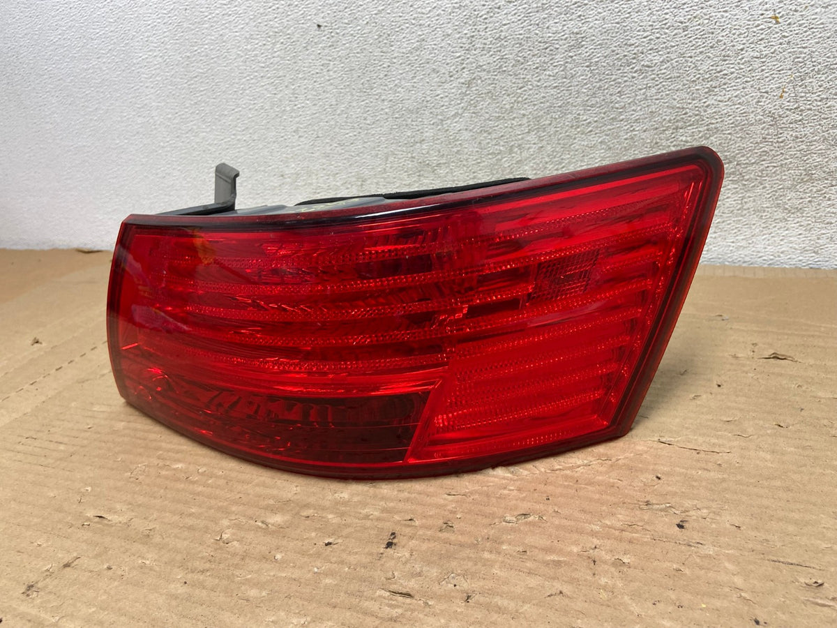 2009 to 2010 Hyundai Sonata Right Passenger Side Tail Light AG8262 LK2